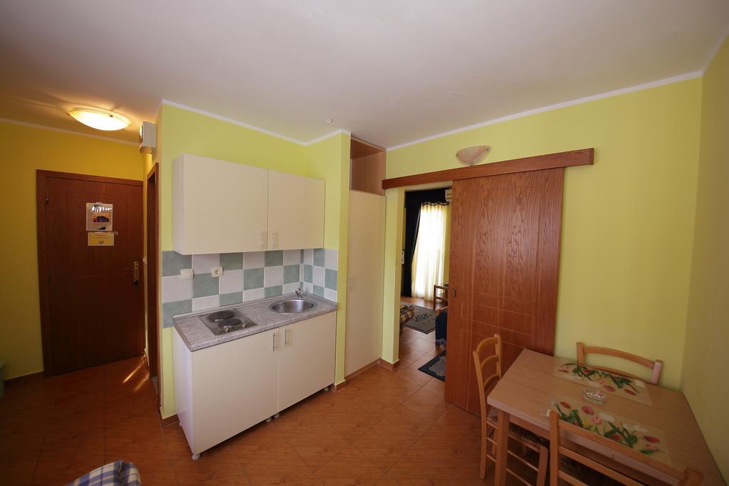 בודווה Apartments Tamara חדר תמונה